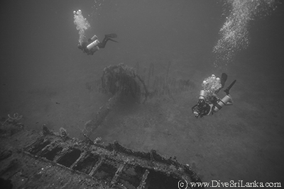 Divers at the superstructure